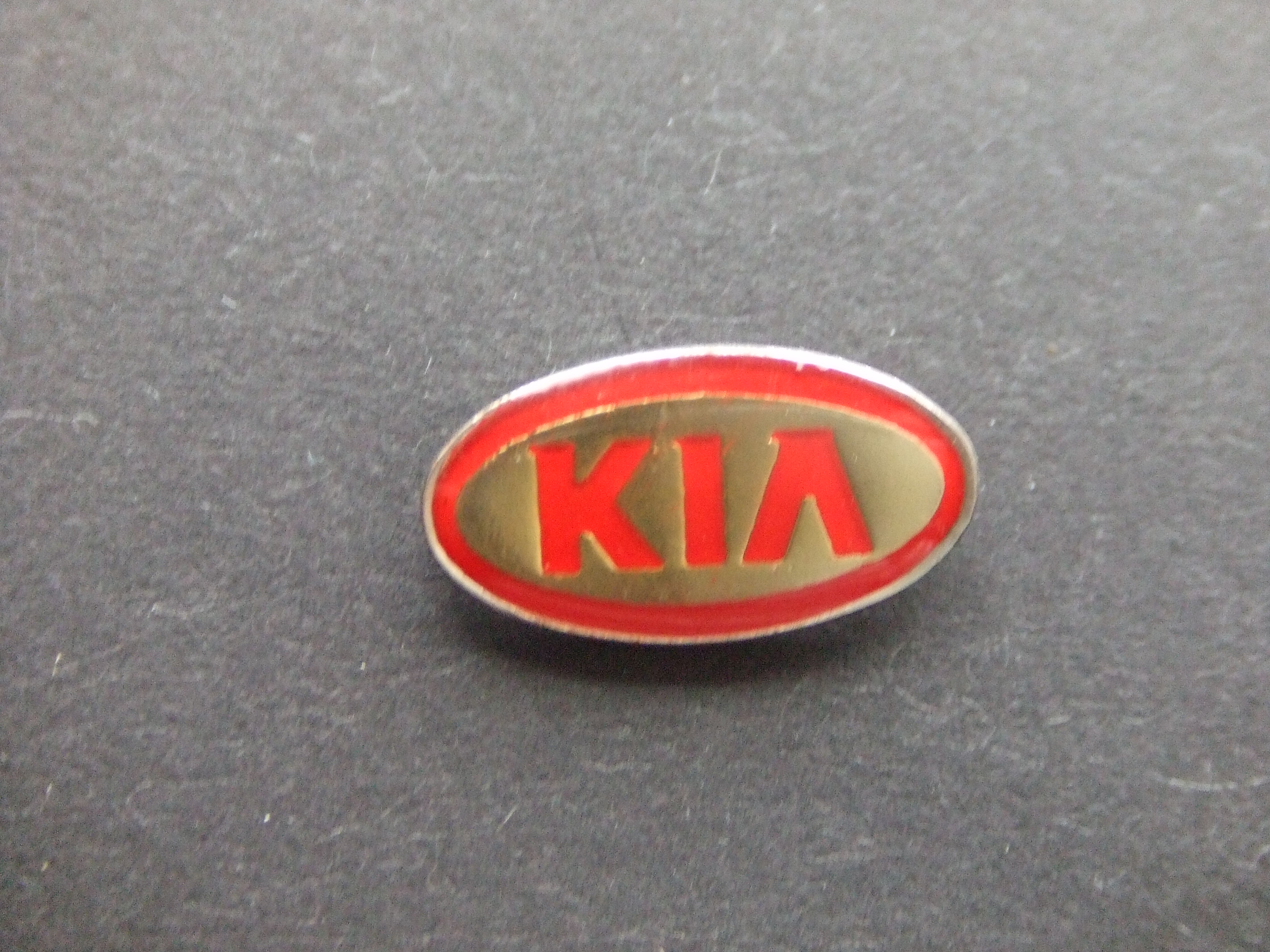 Kia Motors Zuid-Koreaans automerk, logo rode rand
